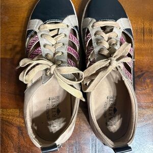 L'ATISTE Black, Tan, and Pink Women's Sneakers 42 (10 1/2)
